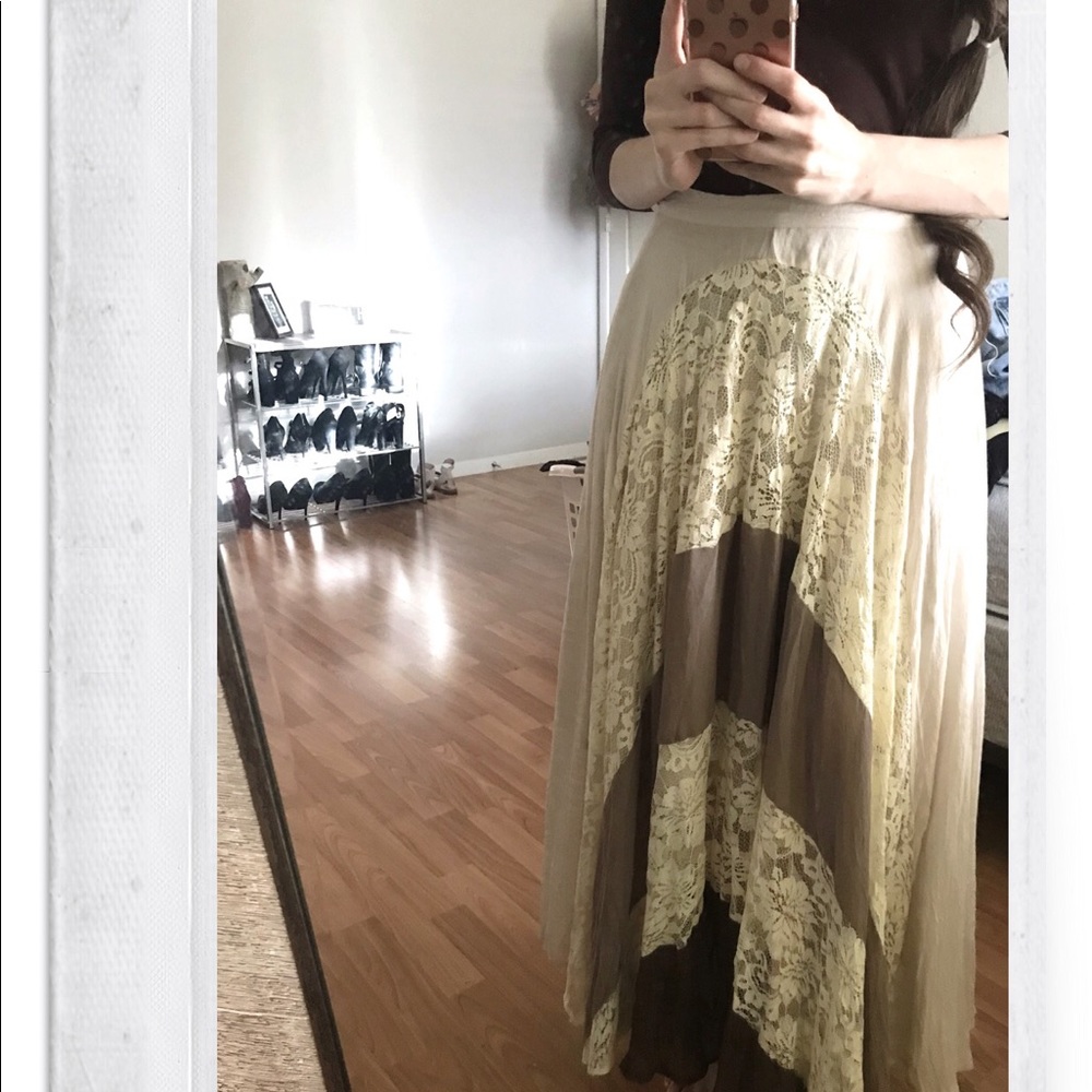 Lace Maxi Skirt||